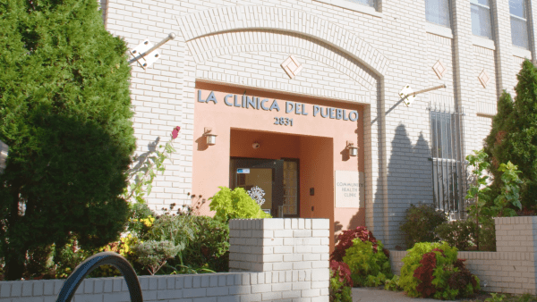 La Clinica front
